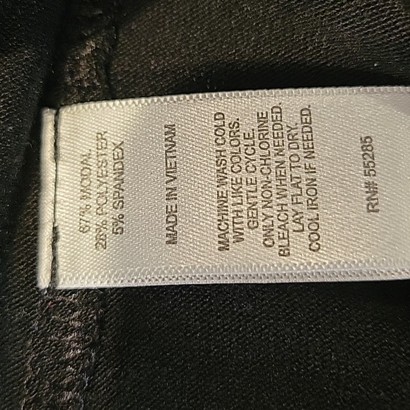 🍾 "More bubbles less troubles" tee - Picture 9 of 10